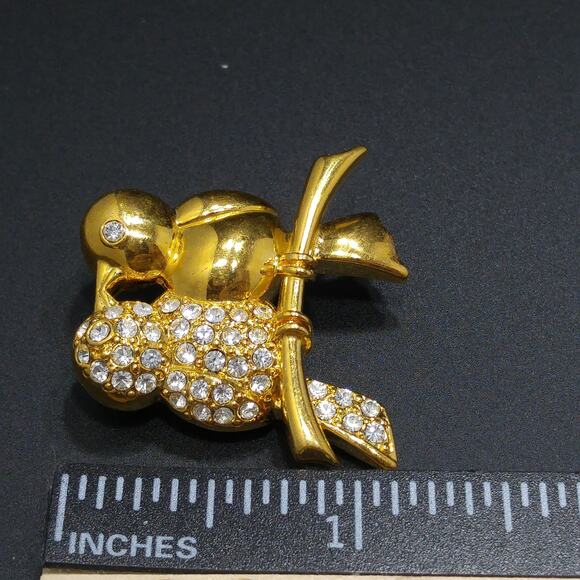 Monet Two Love Birds Rhinestone Brooch, Gold Plated, 1980s Vintage Jewelry - Picture 7 of 10